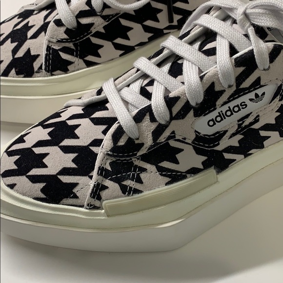 Adidas Hypersleek Originals NWT Statement Shoes - Picture 3 of 9